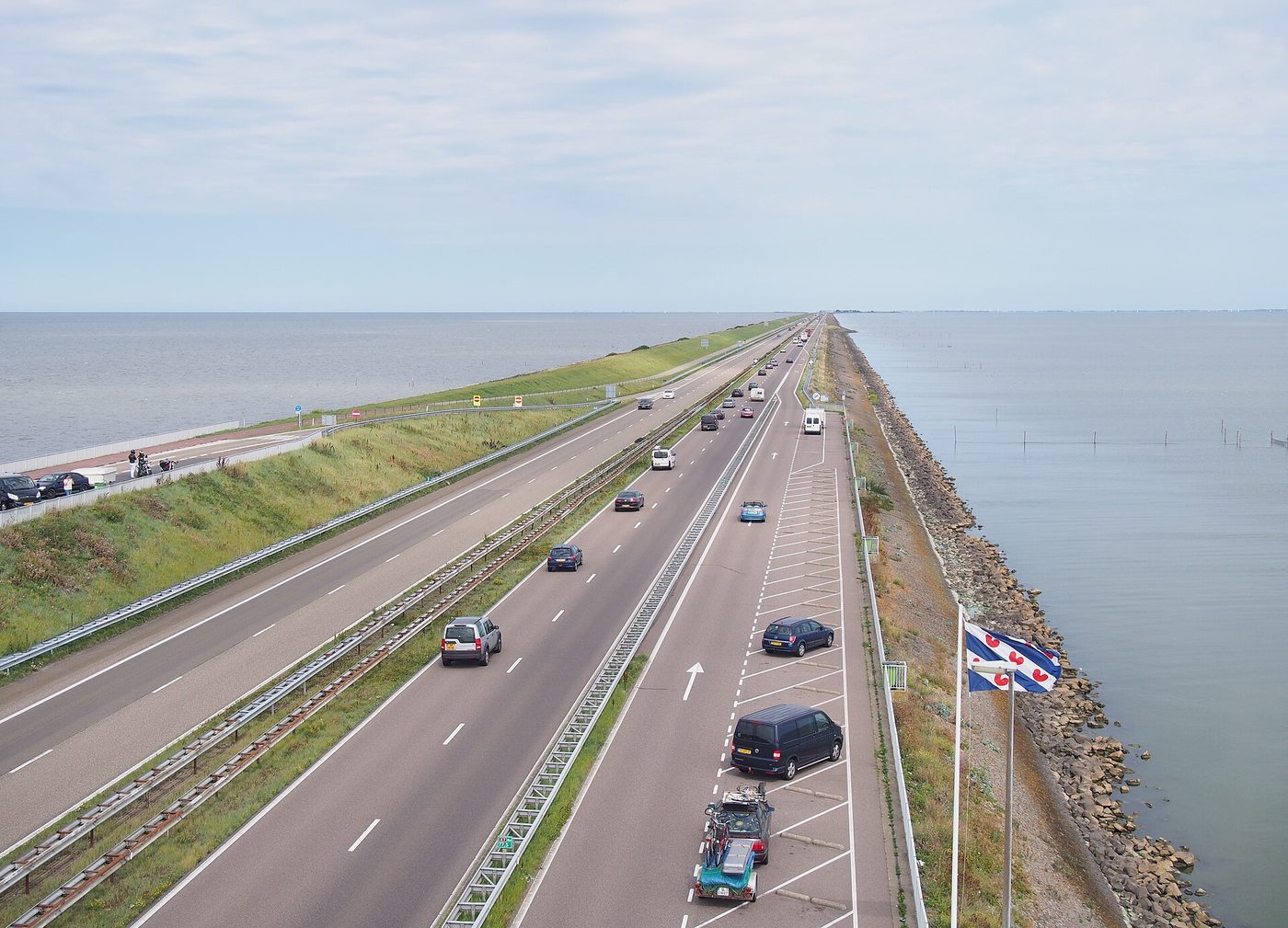سدّ Afsluitdijk الذي أغلق بحر الزوايدر
